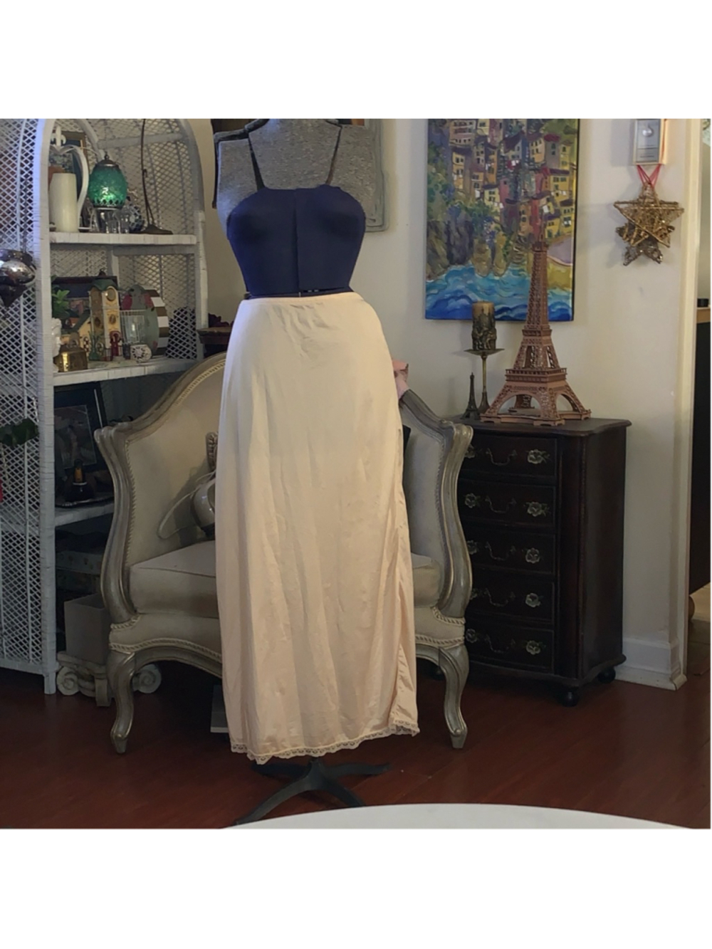Women's vintage Patricia pale Peach Lace Trimmed Slip Skirt Size Medium